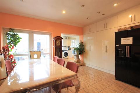 6 Cardington Square, Hounslow, TW4 6AH