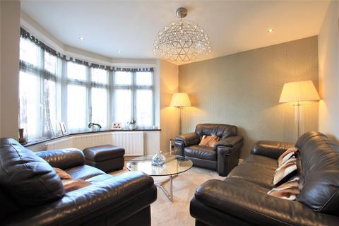 8 Lampton Avenue, Hounslow, TW3 4EN