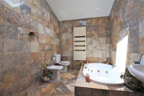 8 Lampton Avenue, Hounslow, TW3 4EN