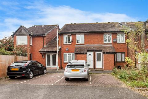25 Pikestone Close, Hayes, UB4 9QT