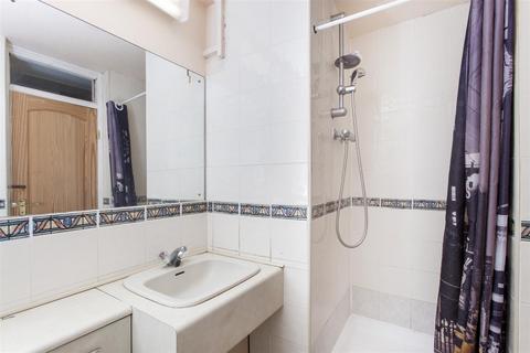 25 Pikestone Close, Hayes, UB4 9QT