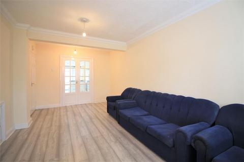 32 Longford Avenue, Feltham, TW14 9TG