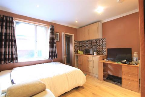 368 Wellington Road South, Hounslow, TW4 5JX