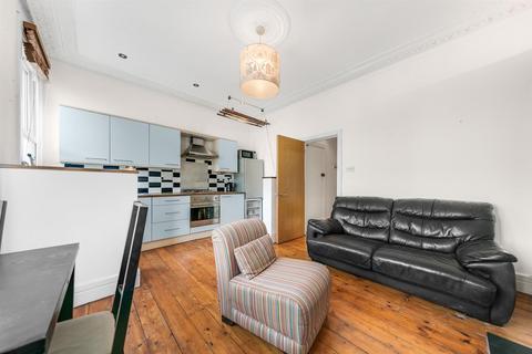 2 bedroom flat to rent - Saltoun Road, SW2