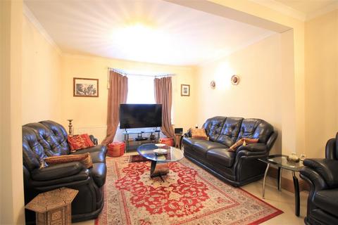 12 Prospect Close, Hounslow, TW3 4JL