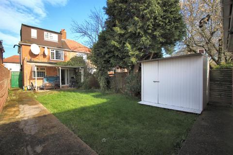 12 Prospect Close, Hounslow, TW3 4JL