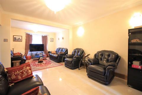 12 Prospect Close, Hounslow, TW3 4JL