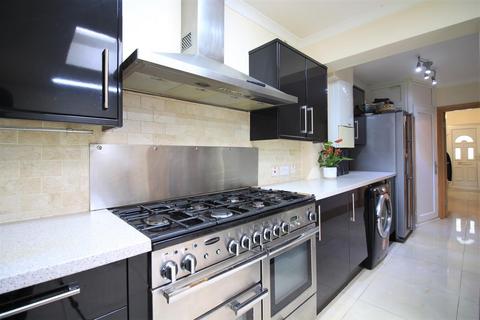 12 Prospect Close, Hounslow, TW3 4JL