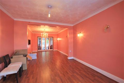 6 North Dene, Hounslow, TW3 4ER