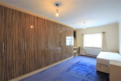 6 North Dene, Hounslow, TW3 4ER