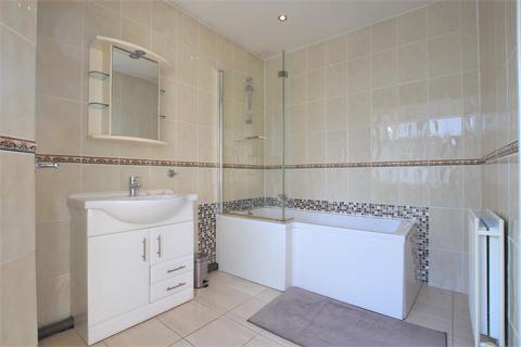 6 North Dene, Hounslow, TW3 4ER