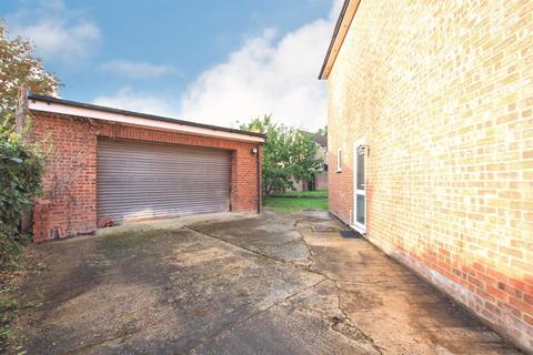 6 North Dene, Hounslow, TW3 4ER