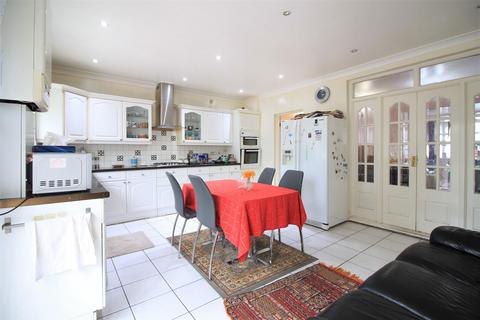 27 Dene Avenue, Hounslow, TW3 3AQ