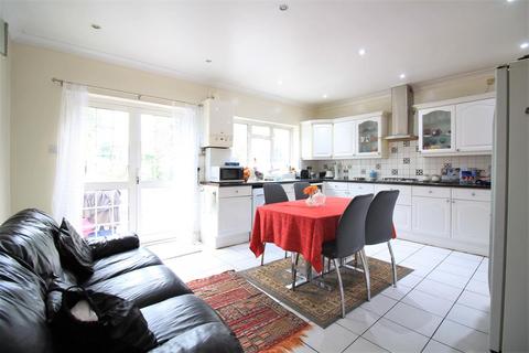 27 Dene Avenue, Hounslow, TW3 3AQ