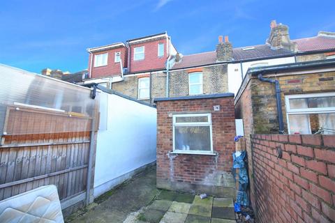 63 Myrtle Road, Hounslow, TW3 1QE