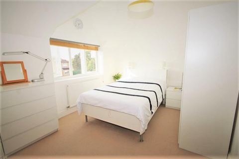 1 bedroom apartment to rent, 82-84 Chertsey Road, Ashford TW15