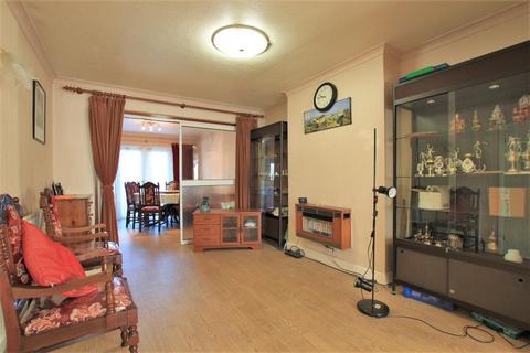 6 Cambridge Close, Hounslow, TW4 7BG