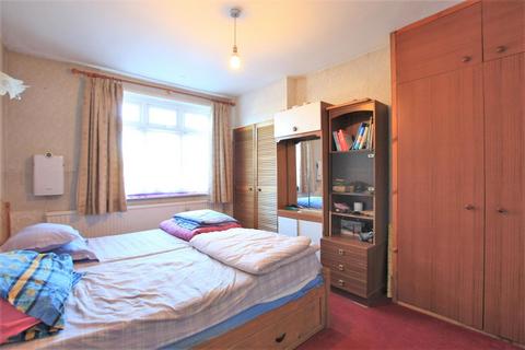 6 Cambridge Close, Hounslow, TW4 7BG