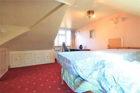 6 Cambridge Close, Hounslow, TW4 7BG