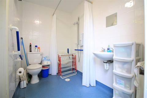 208 Worton Road, Isleworth, TW7 6EF