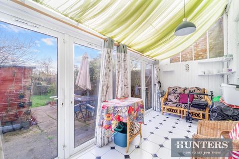 3 bedroom terraced house for sale - Maswell Park Crescent, Hounslow