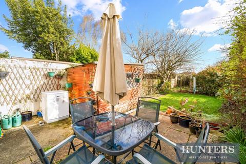 3 bedroom terraced house for sale - Maswell Park Crescent, Hounslow