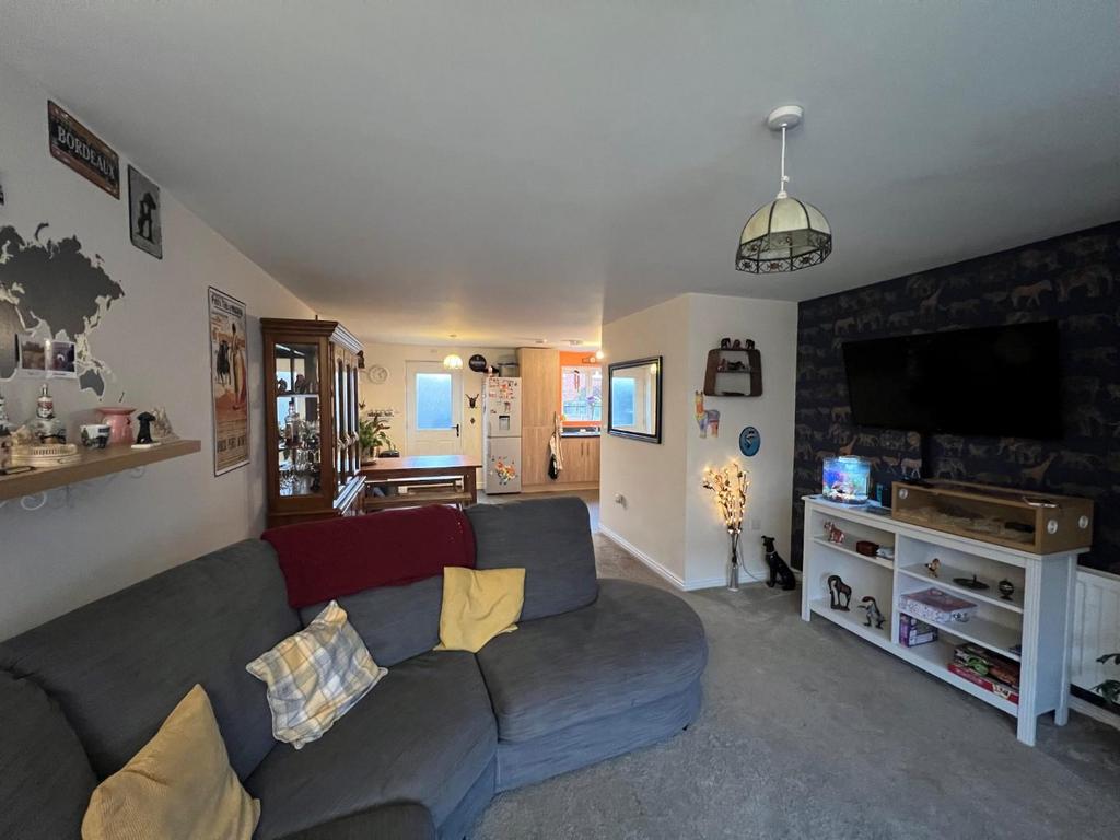 Carver Row, Saighton, Chester 3 bed house for sale £96,250