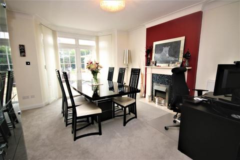 4 Kent Drive, Cockfosters, Barnet, EN4 0AP