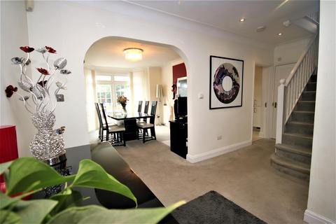 4 Kent Drive, Cockfosters, Barnet, EN4 0AP