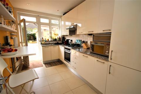 4 Kent Drive, Cockfosters, Barnet, EN4 0AP