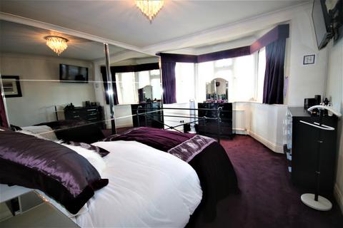 4 Kent Drive, Cockfosters, Barnet, EN4 0AP