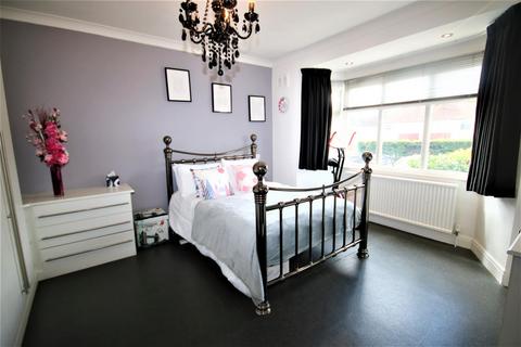 4 Kent Drive, Cockfosters, Barnet, EN4 0AP
