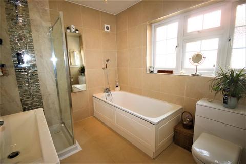 4 Kent Drive, Cockfosters, Barnet, EN4 0AP