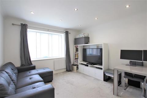16 Stirling Grove, Hounslow, TW3 1QG