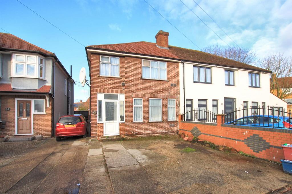 Vicarage Farm Road, Hounslow TW3 3 bed semidetached house £614,950