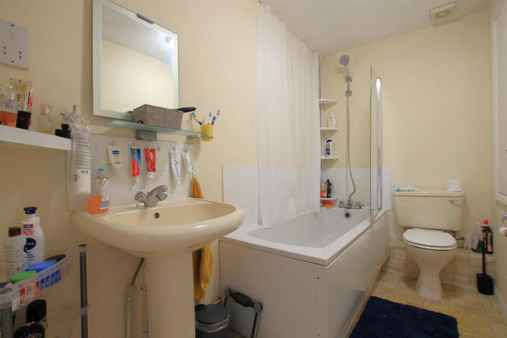 Family Bathroom/ WC