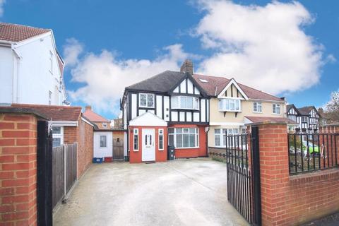 15 Lampton Avenue, Hounslow, TW3 4EW