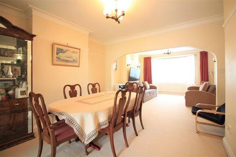 15 Lampton Avenue, Hounslow, TW3 4EW