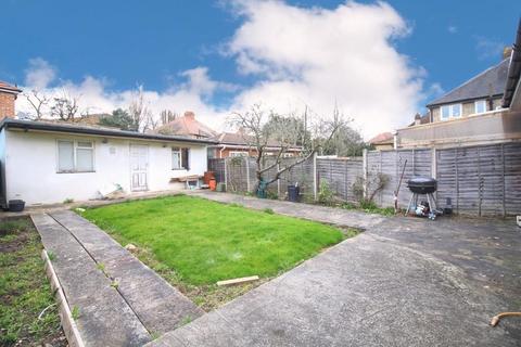 15 Lampton Avenue, Hounslow, TW3 4EW