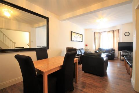 98 Martindale Road, Hounslow, TW4 7HE