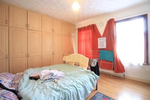 98 Martindale Road, Hounslow, TW4 7HE