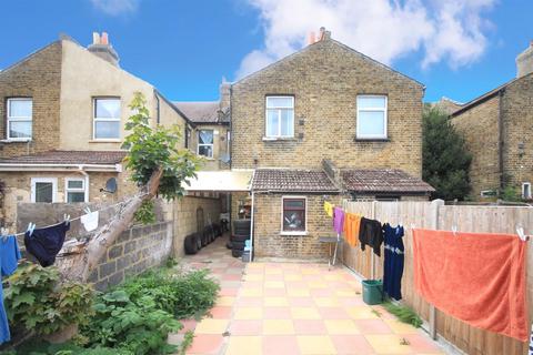 98 Martindale Road, Hounslow, TW4 7HE