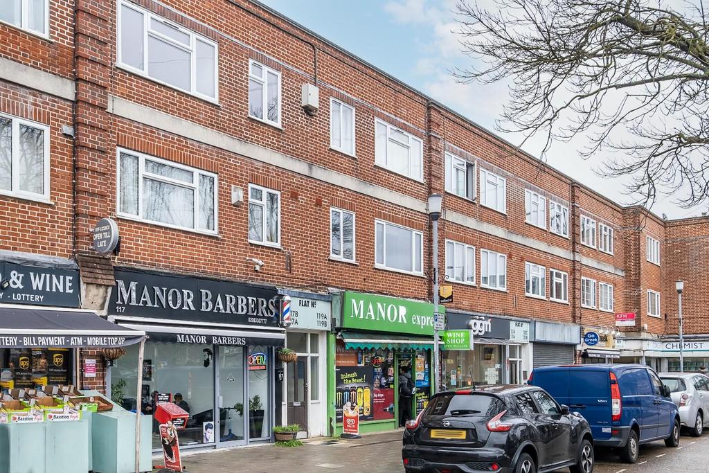 Manor Drive North, Malden Manor, New Malden 2 bed flat for sale £215,000