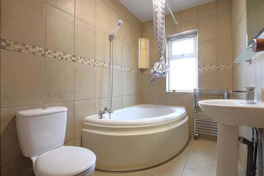 Family Bathroom/ WC