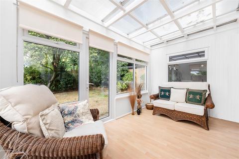 3 Cherington Way, Ascot, SL5 8TJ