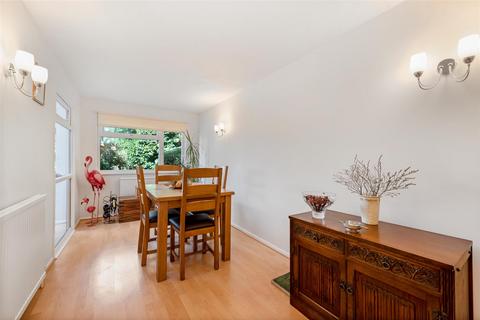 3 Cherington Way, Ascot, SL5 8TJ