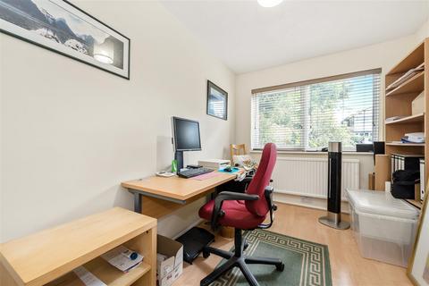 3 Cherington Way, Ascot, SL5 8TJ