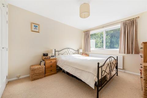 3 Cherington Way, Ascot, SL5 8TJ