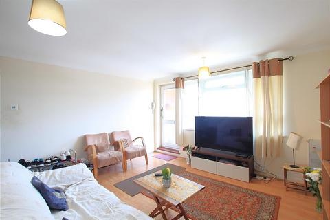 2 bedroom apartment to rent, Travellers Way, Hounslow TW4