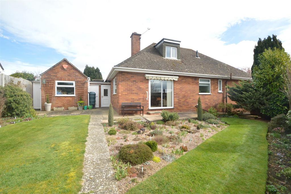 1 Westhope Avenue, Copthorne, Shrewsbury, SY3 8UY 3 bed detached